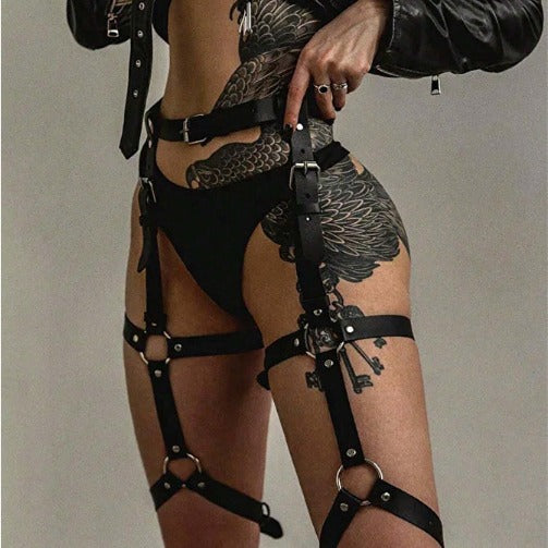 Adjustable belt enhancing temptation.