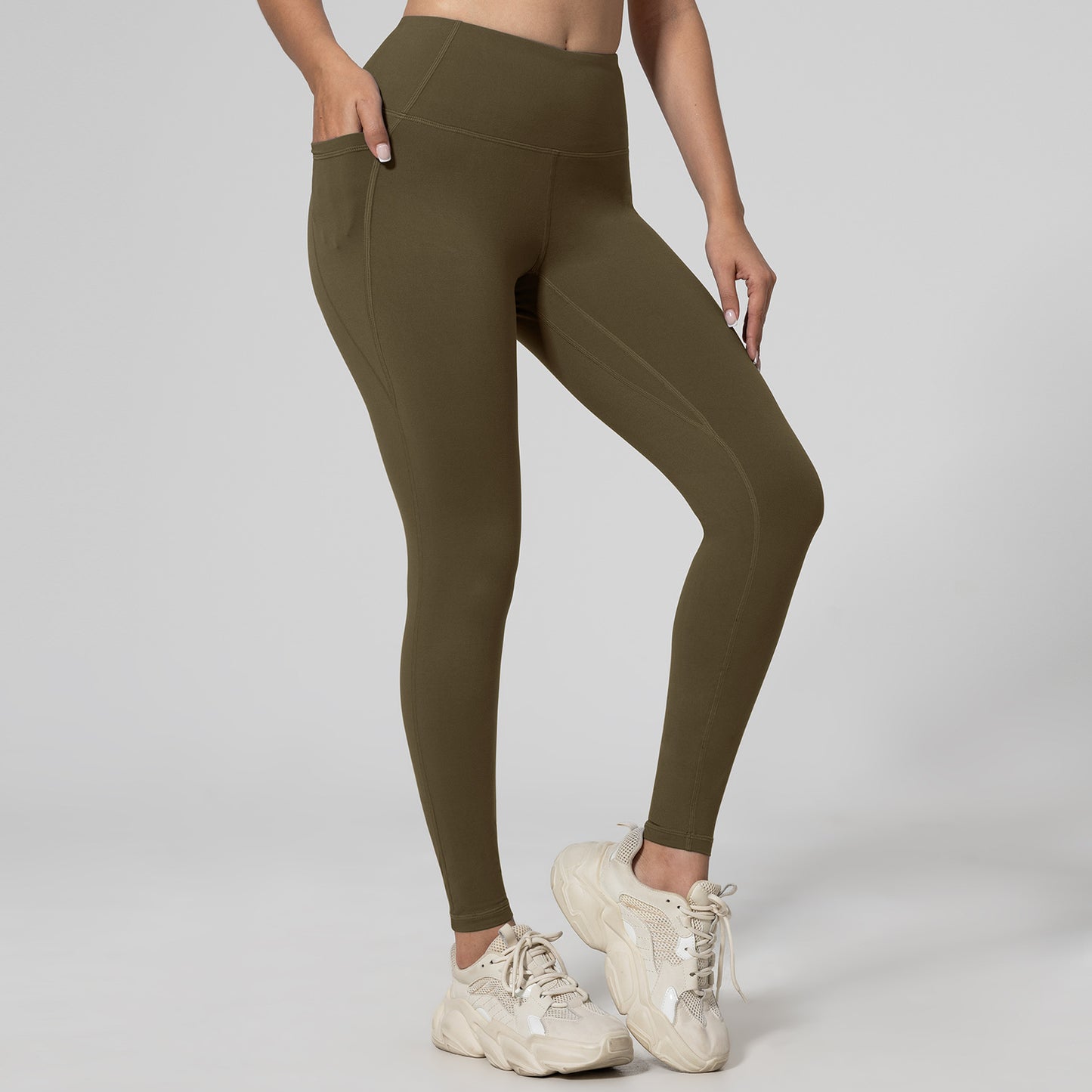 High-waisted fitness leggings that enhance the hips