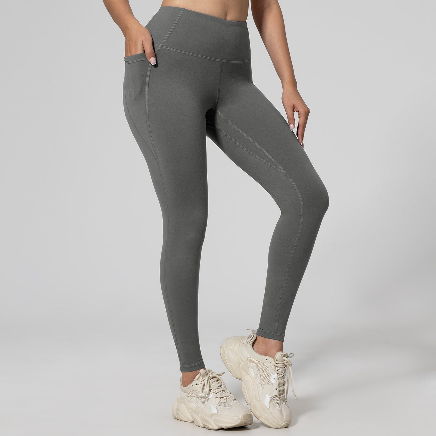 High-waisted fitness leggings that enhance the hips