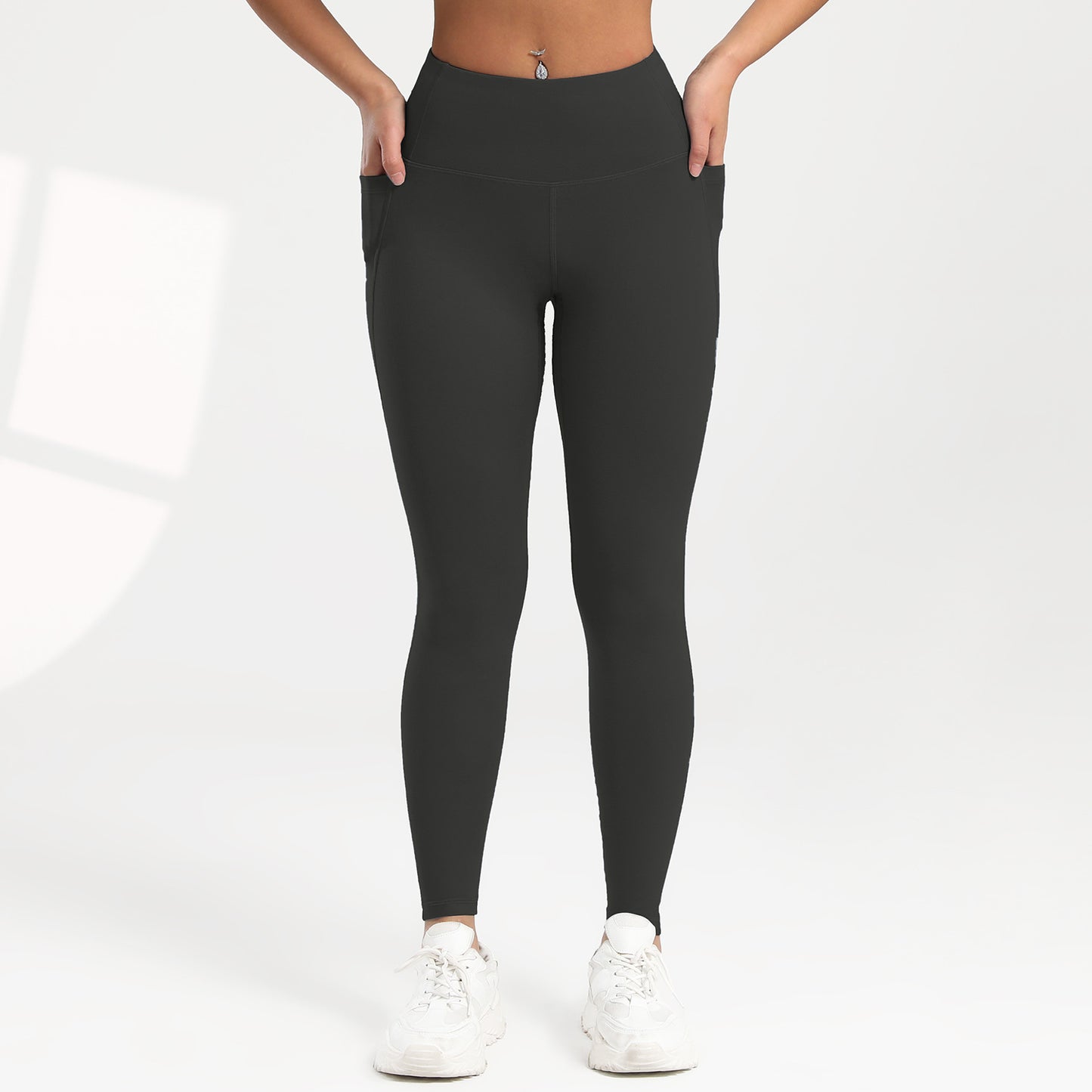 High-waisted fitness leggings that enhance the hips