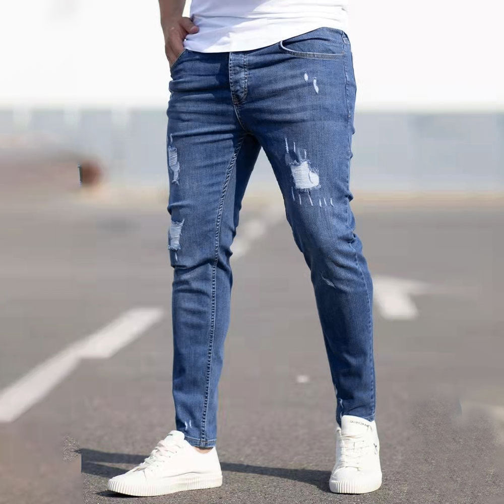 Casual ripped denim pants.